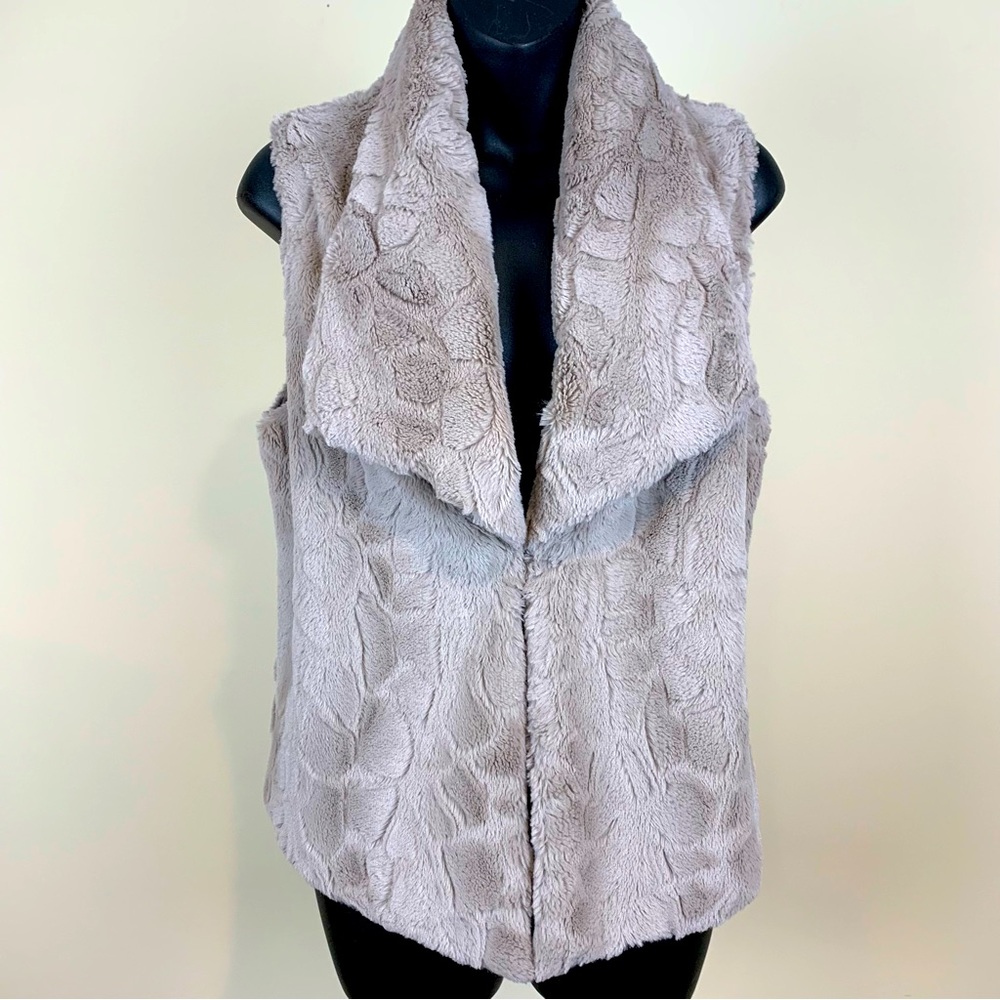 Jack faux fur textured vest, size small